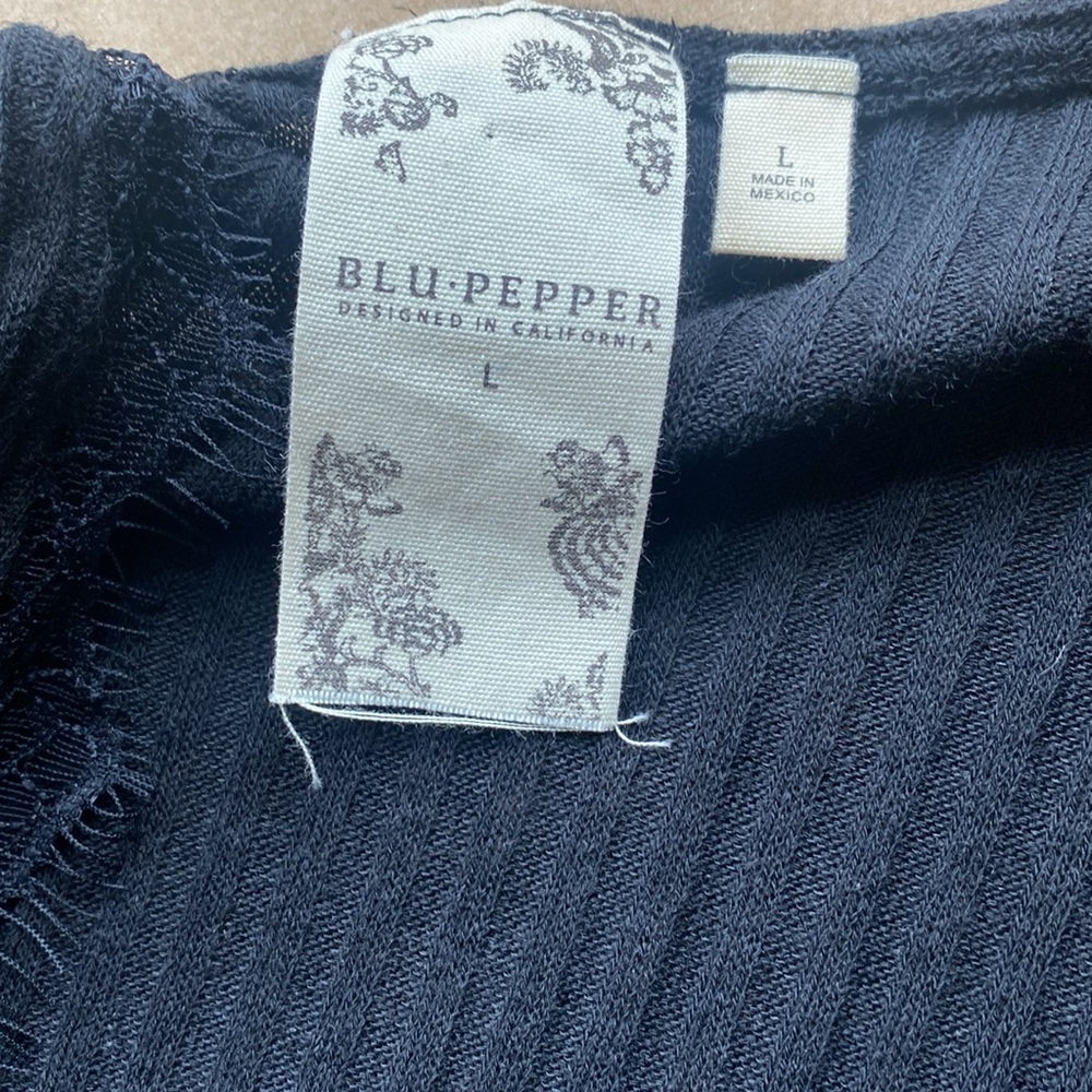 Blu Pepper Ribbed Knit Cold Shoulder Top - Picture 12 of 12